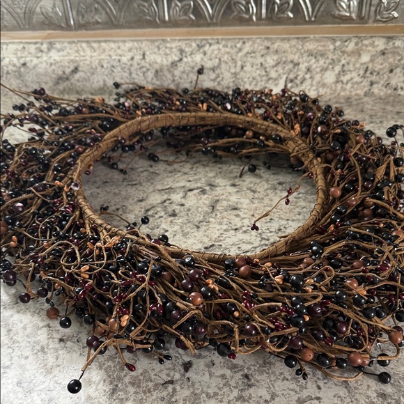 Rustic Berry Wreath - Picture 5 of 6